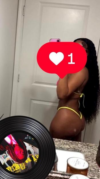 Kay, 23  female escort, Brunswick