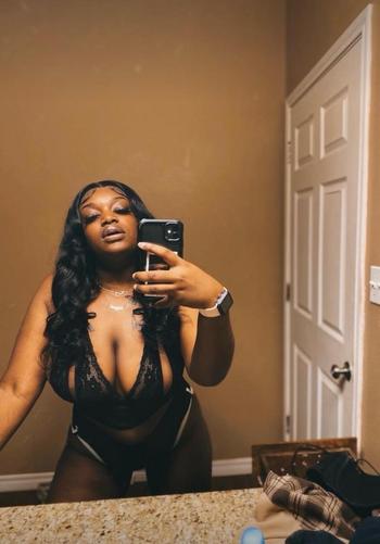 Hennessy , 20  female escort, Brunswick