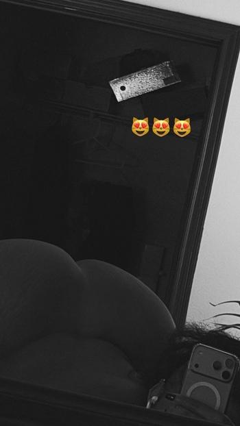 Yara, 26  female escort, Brunswick