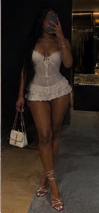 Prettii Freakii, 23  female escort, Brunswick